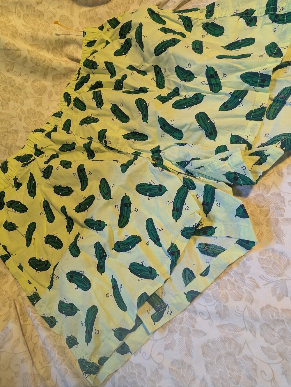 Old Navy Men's Casual Shorts/Boxers with Pickle Print Size Large